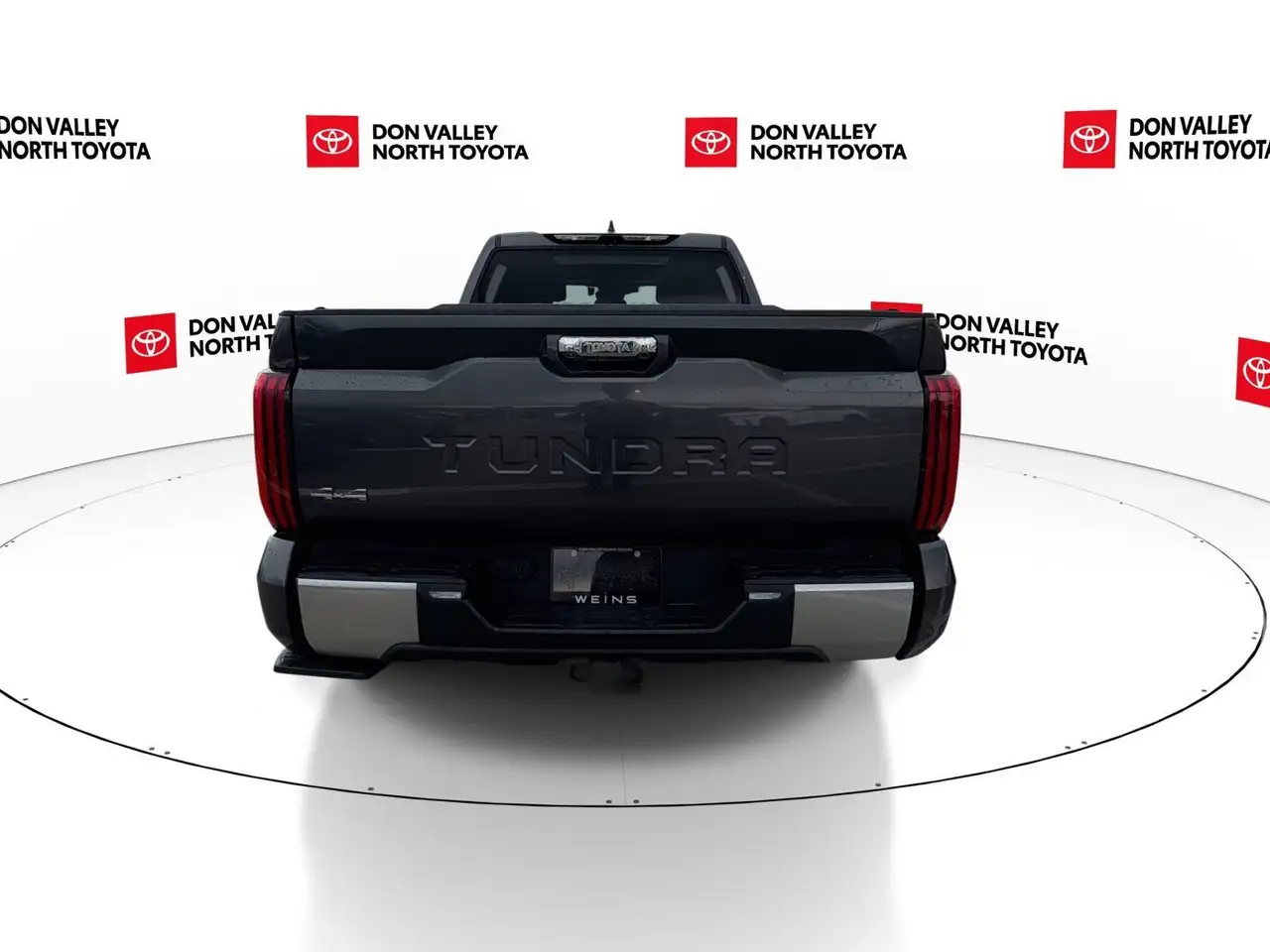 Toyota Tundra снимка Toyota Tundra