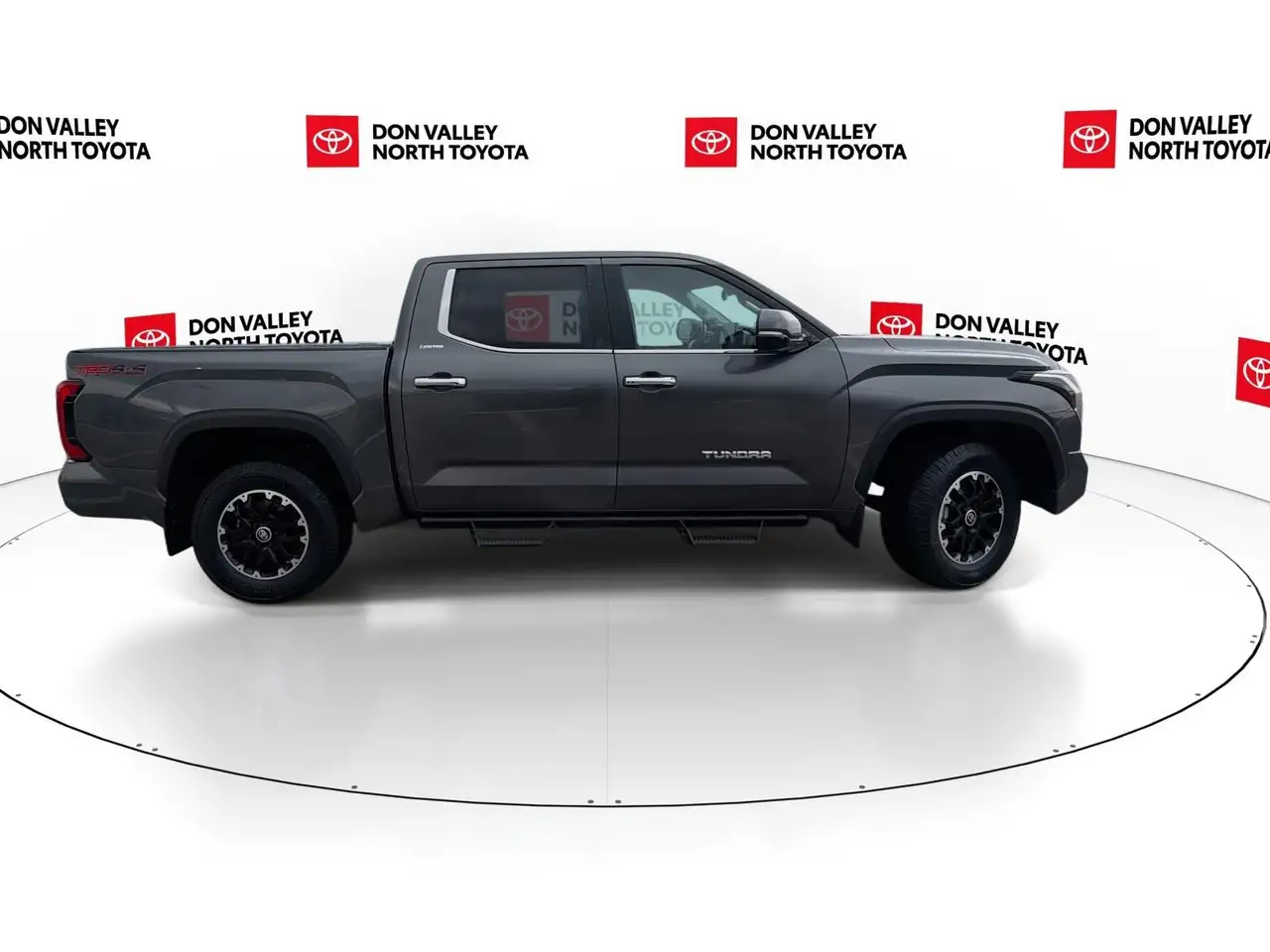 Toyota Tundra снимка Toyota Tundra