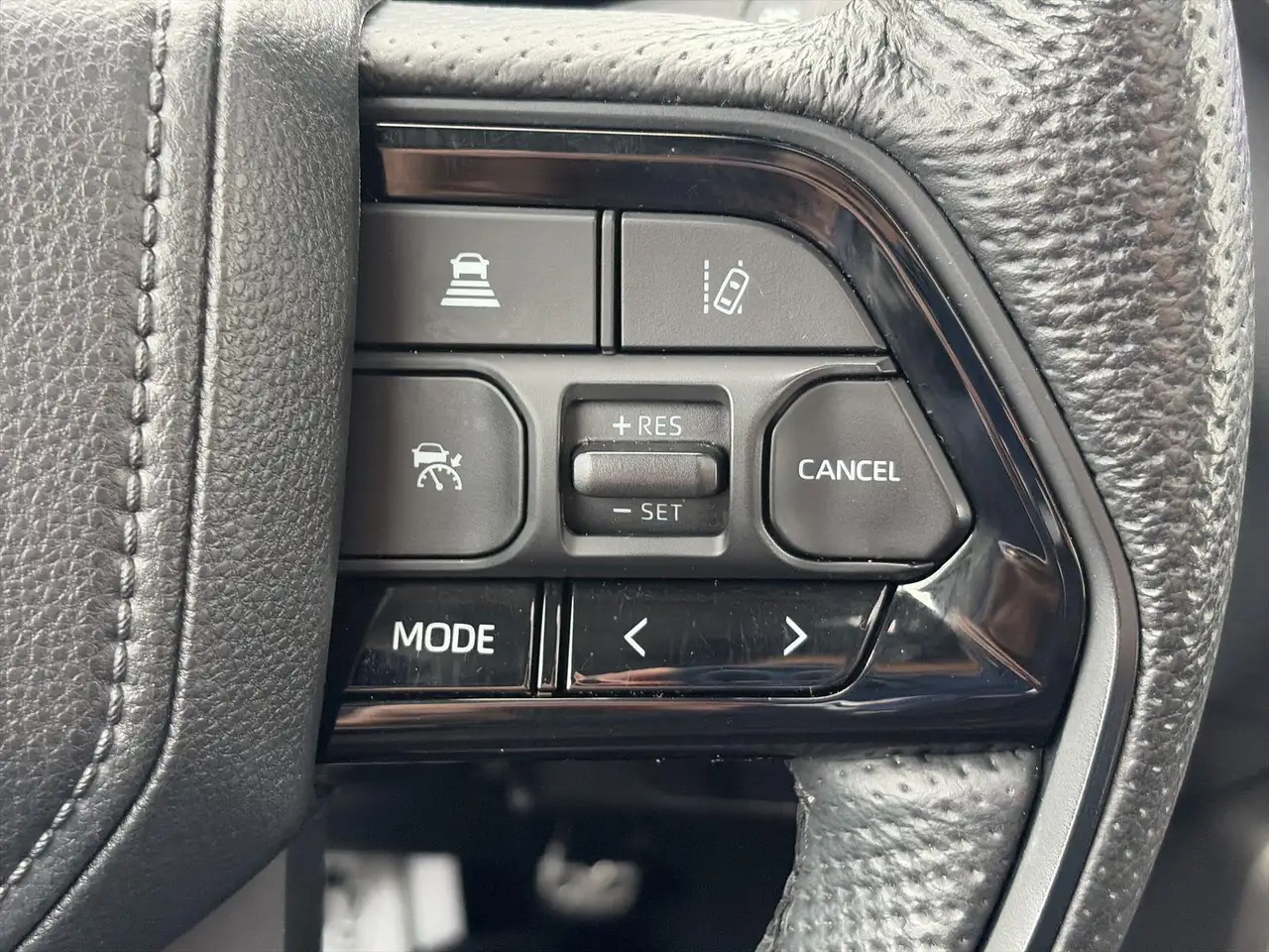 Toyota Tundra снимка Toyota Tundra