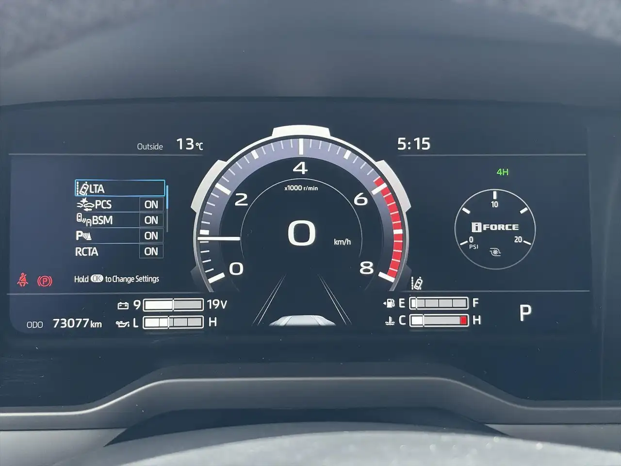 Toyota Tundra снимка Toyota Tundra