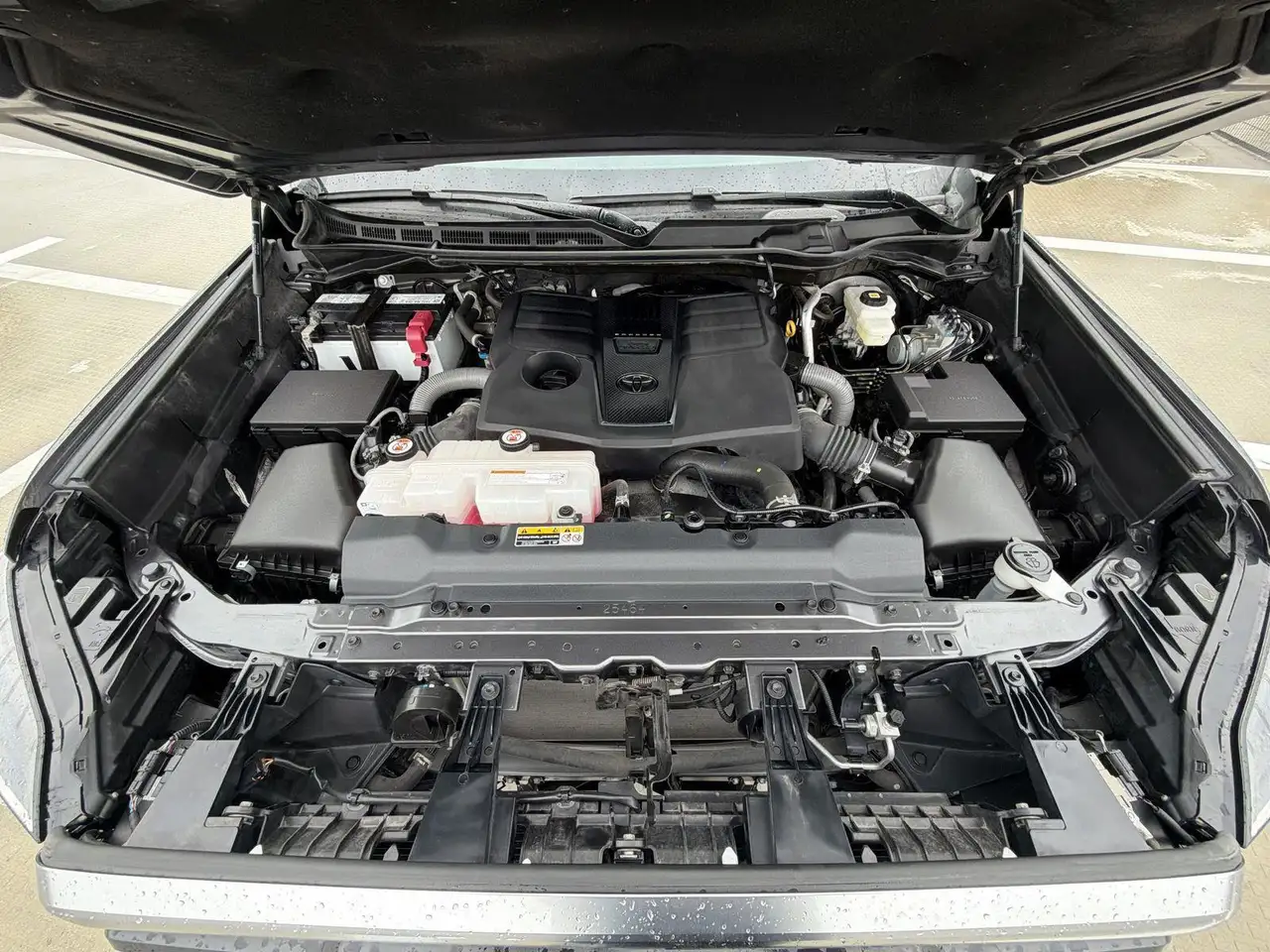 Toyota Tundra снимка Toyota Tundra