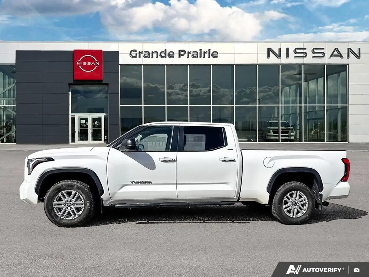 Toyota Tundra снимка Toyota Tundra