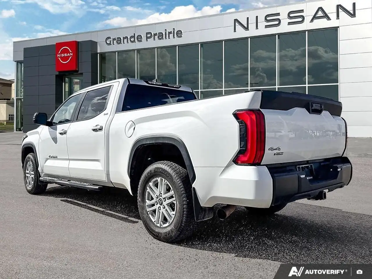 Toyota Tundra снимка Toyota Tundra