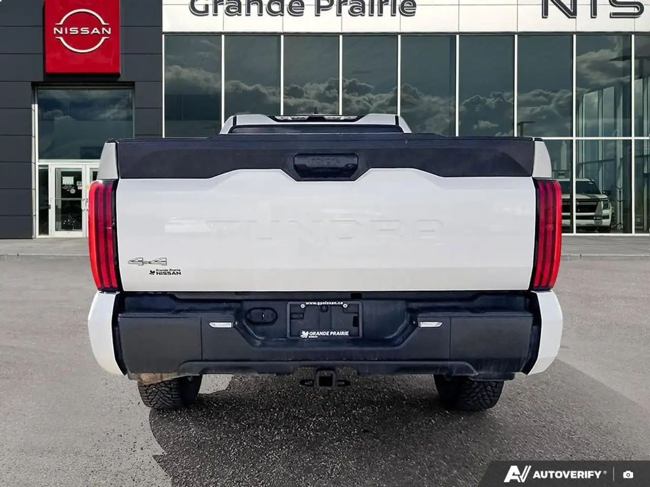 Toyota Tundra снимка Toyota Tundra