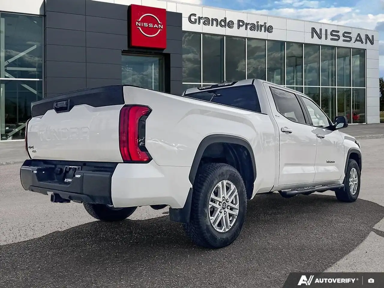 Toyota Tundra снимка Toyota Tundra