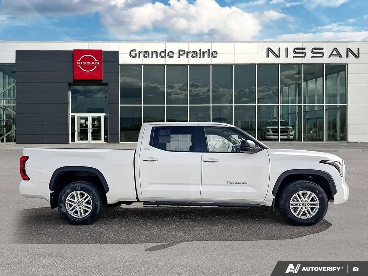 Toyota Tundra снимка Toyota Tundra