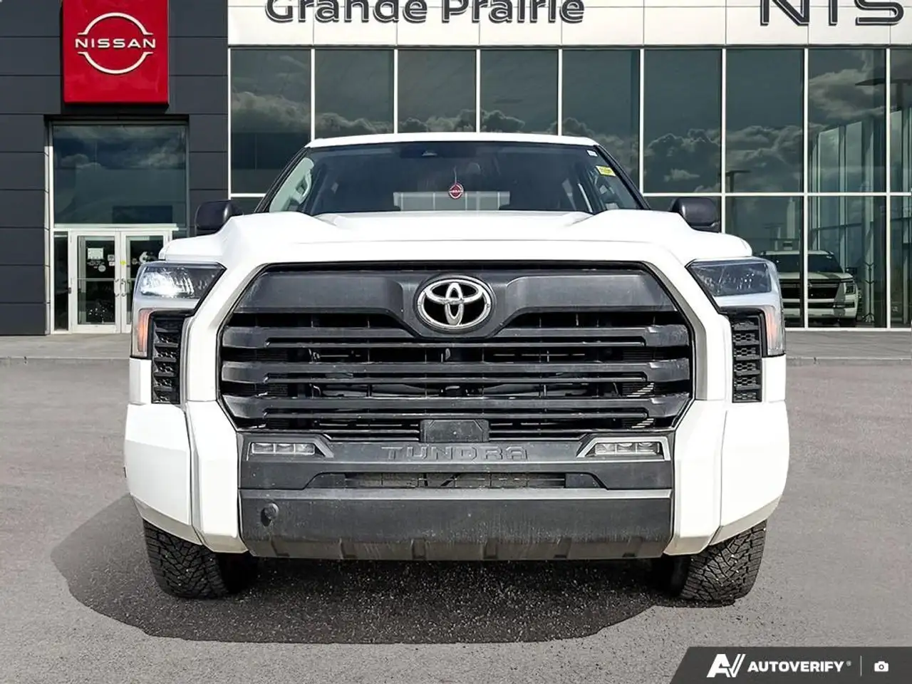 Toyota Tundra снимка Toyota Tundra