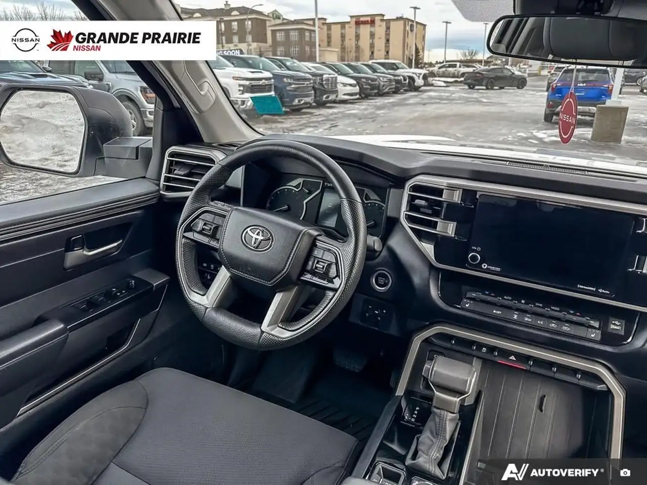 Toyota Tundra снимка Toyota Tundra