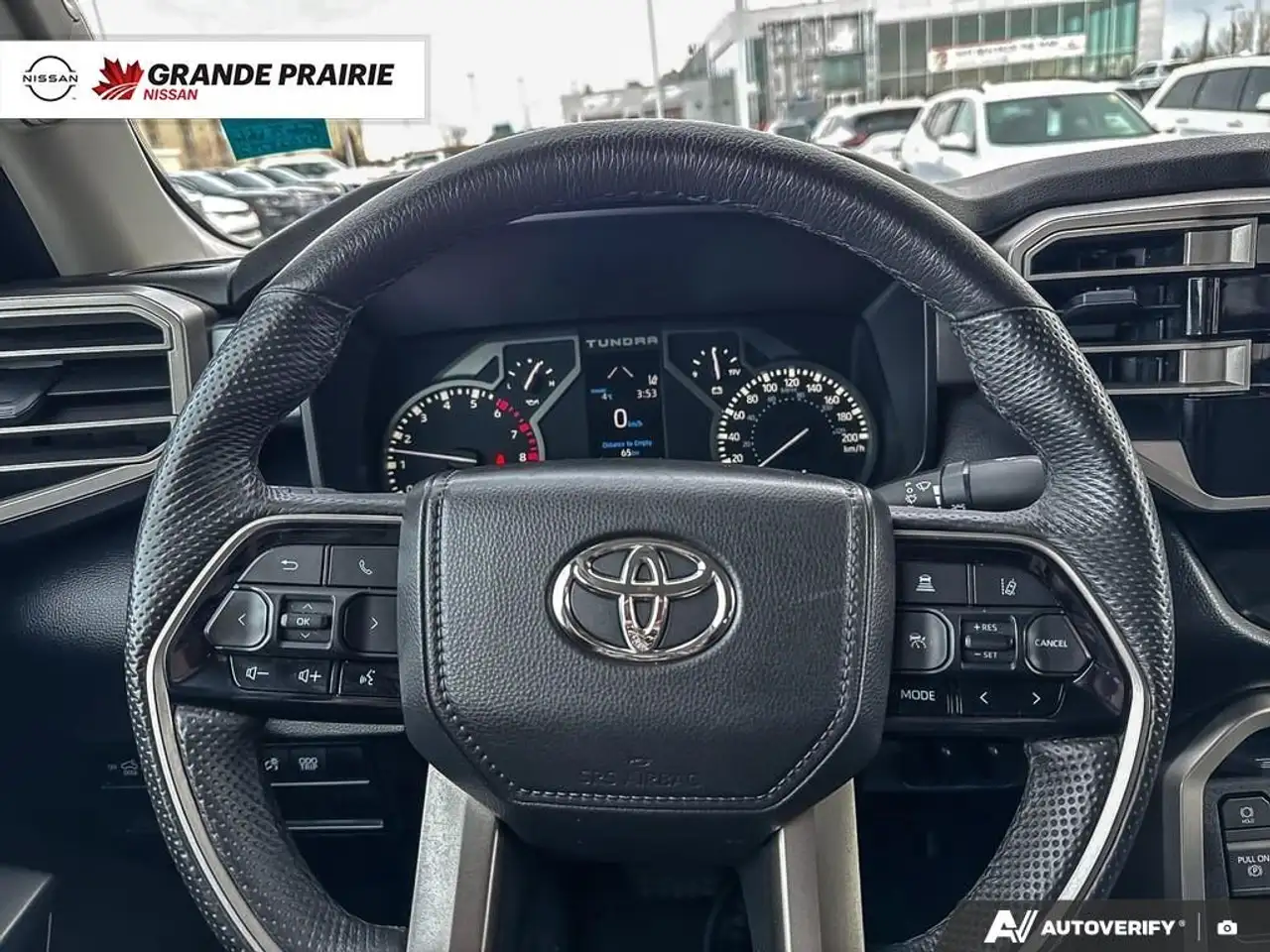 Toyota Tundra снимка Toyota Tundra