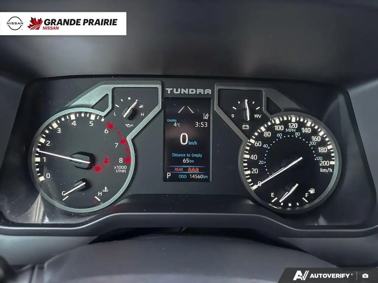 Toyota Tundra снимка Toyota Tundra