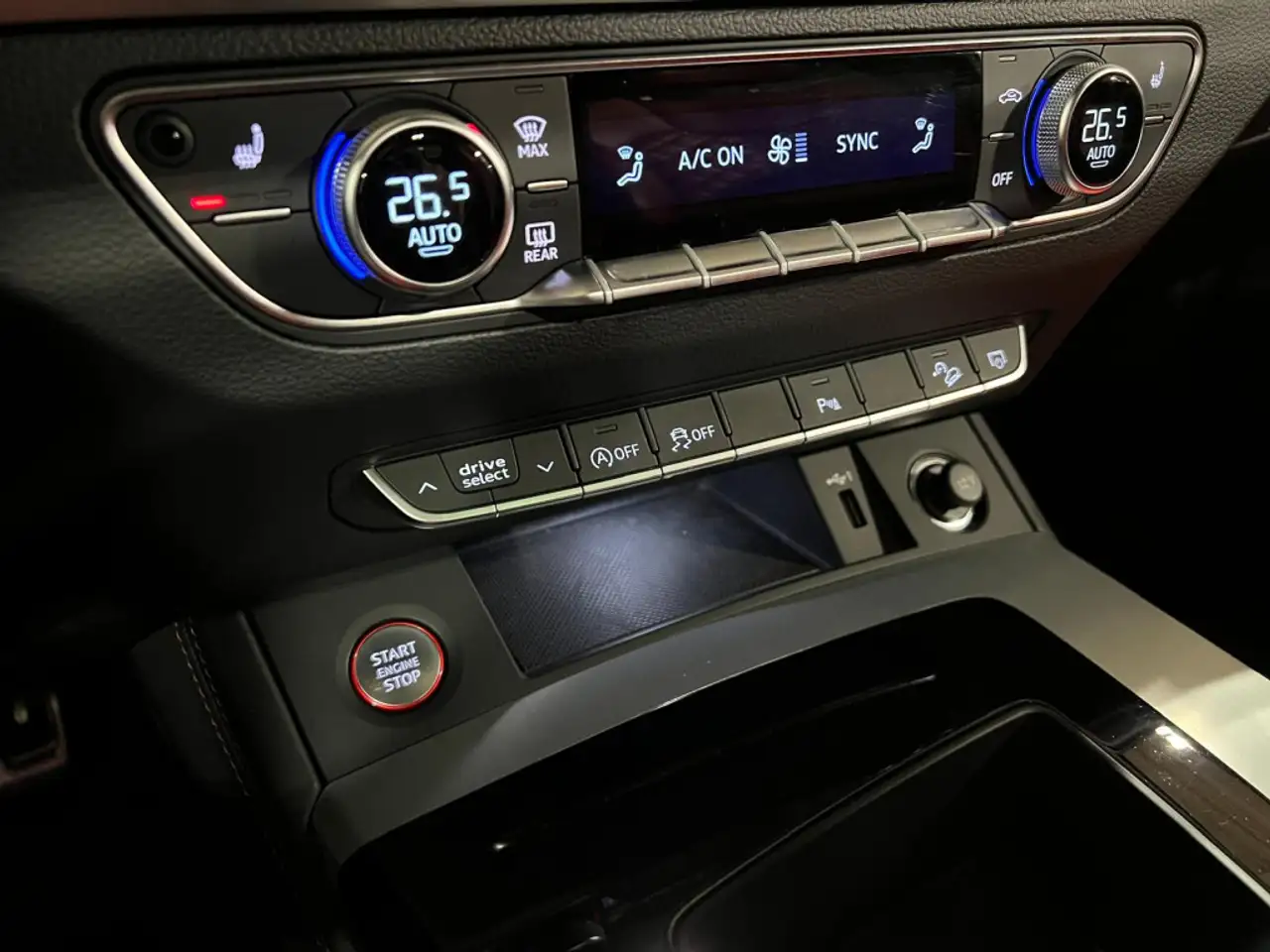 Audi SQ5 снимка Audi SQ5