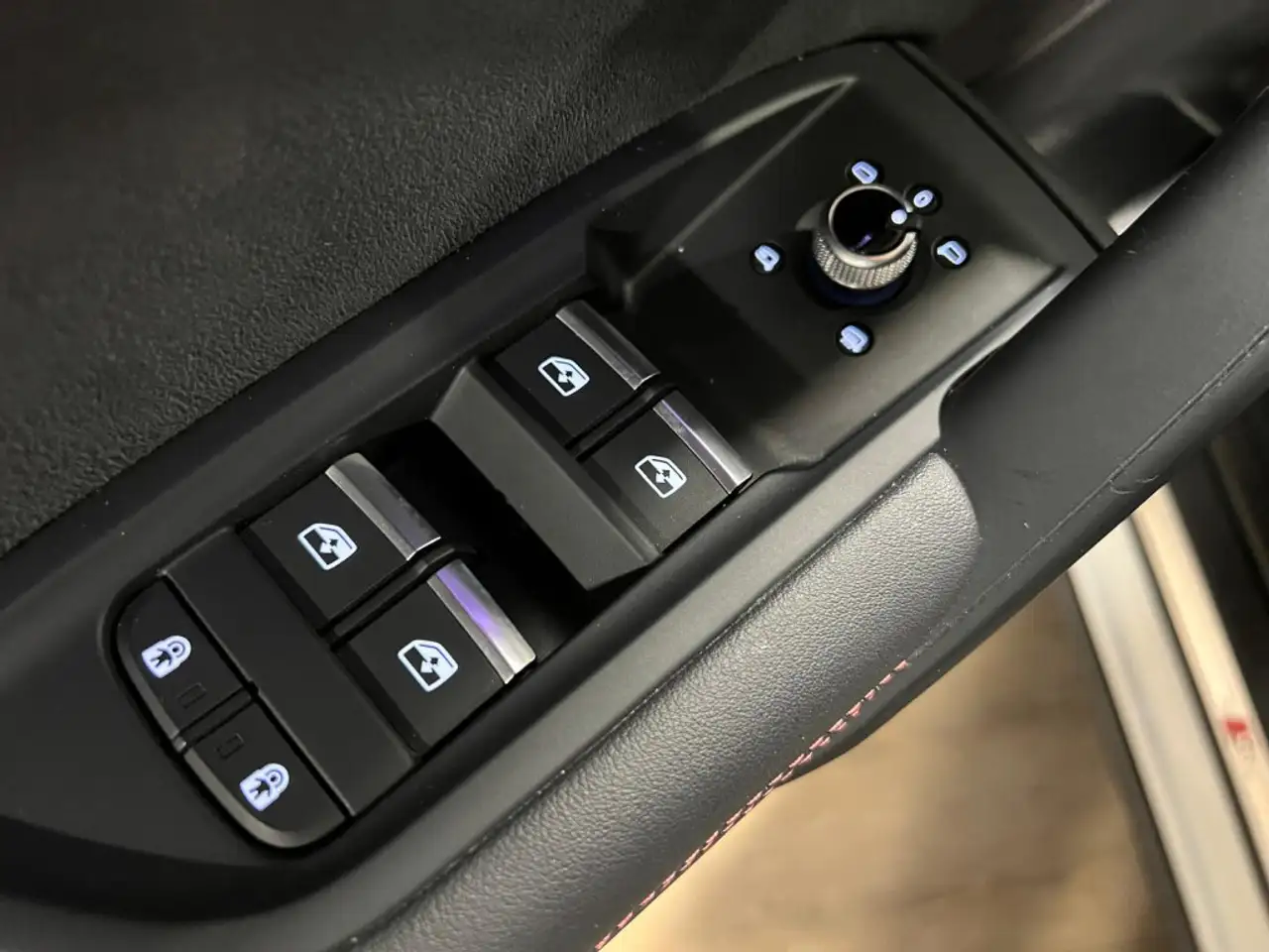 Audi SQ5 снимка Audi SQ5