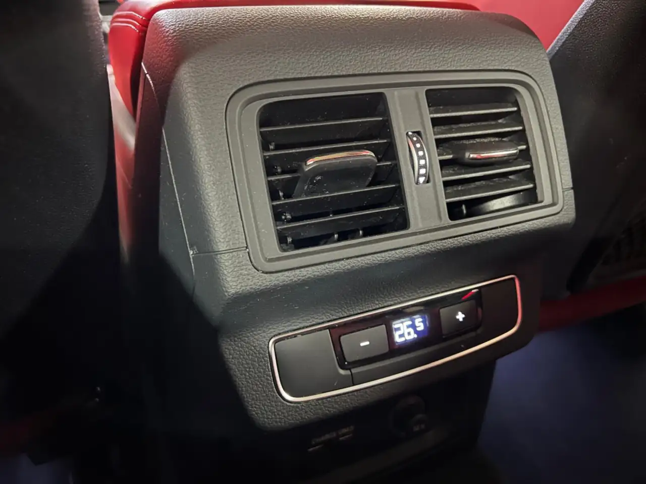 Audi SQ5 снимка Audi SQ5