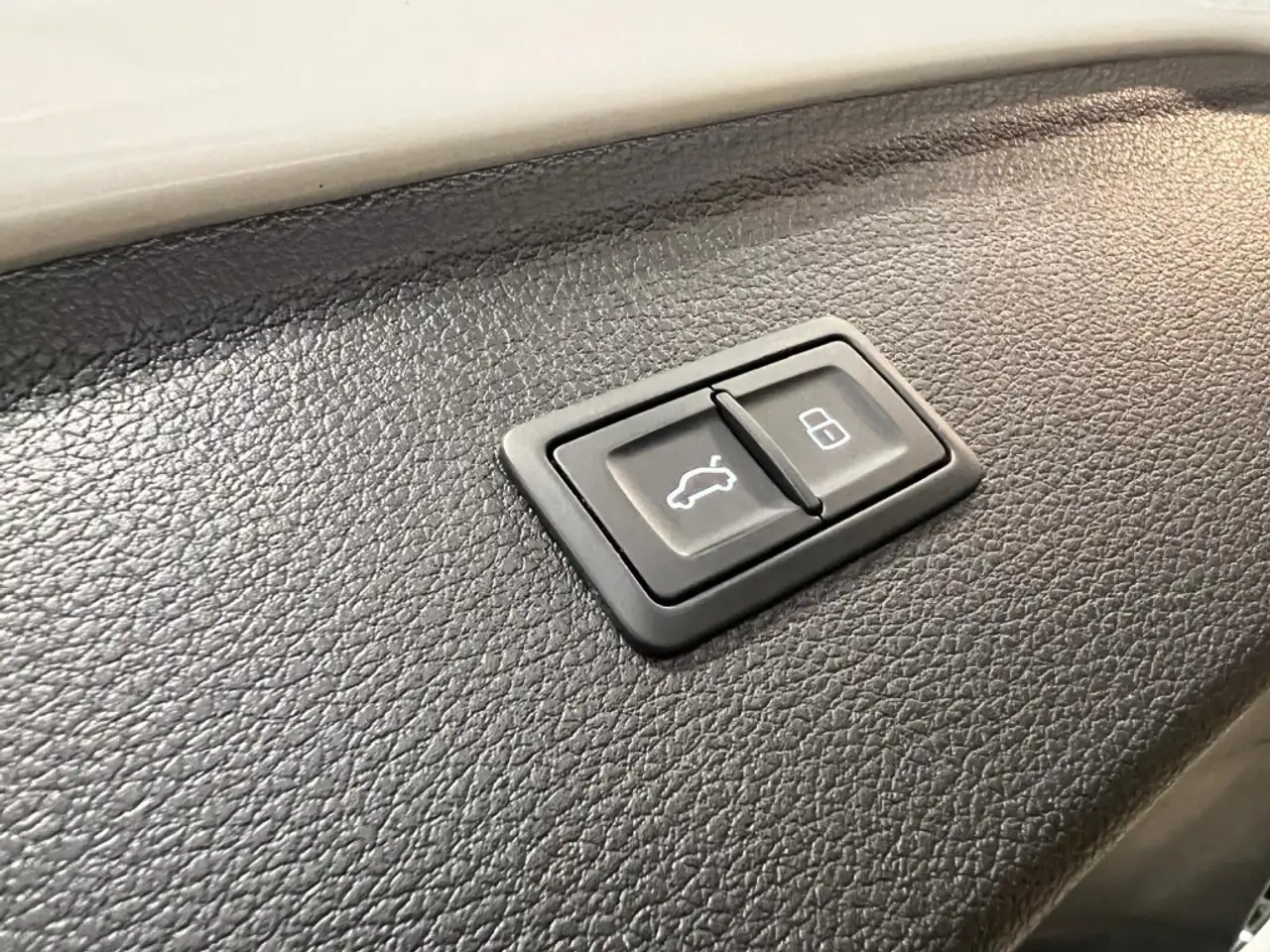 Audi SQ5 снимка Audi SQ5