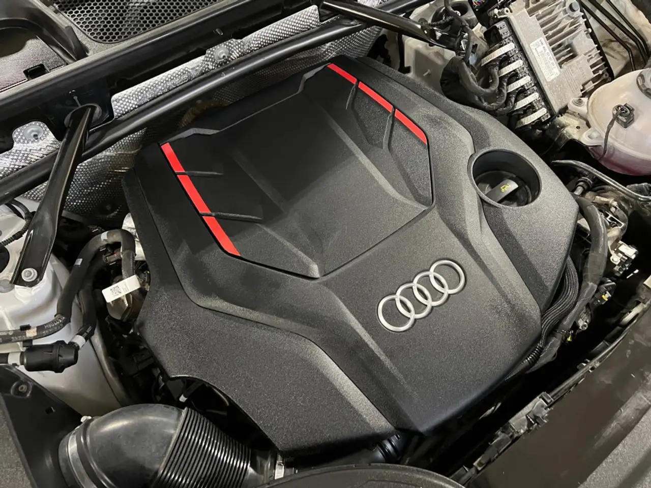 Audi SQ5 снимка Audi SQ5