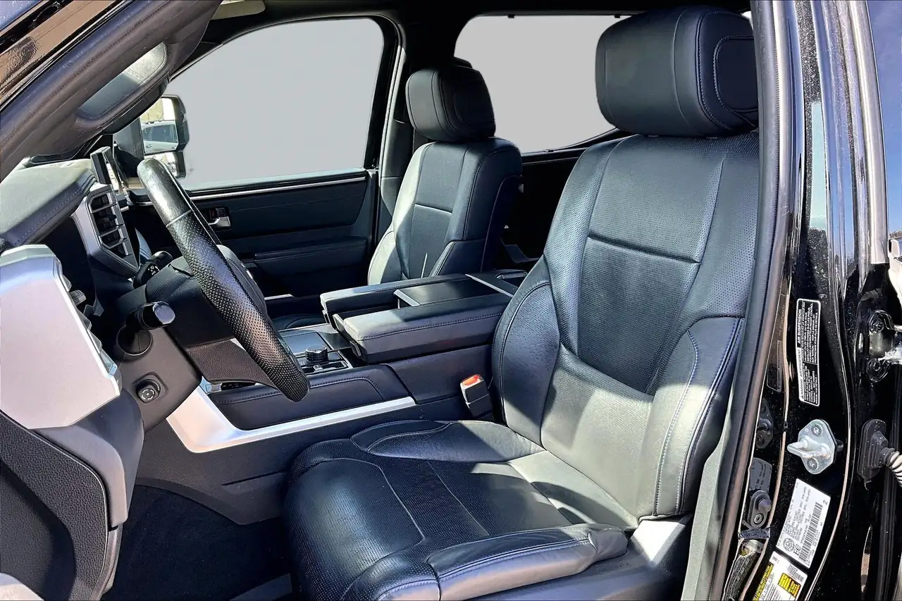 Toyota Tundra снимка Toyota Tundra