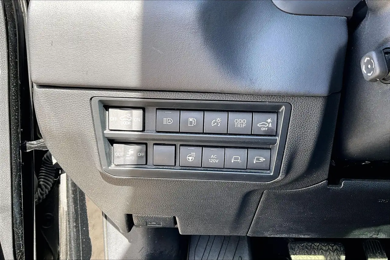 Toyota Tundra снимка Toyota Tundra