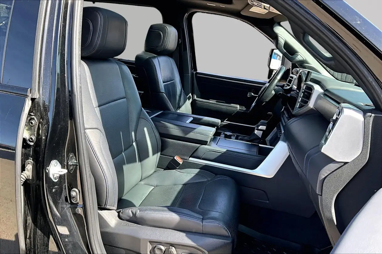 Toyota Tundra снимка Toyota Tundra