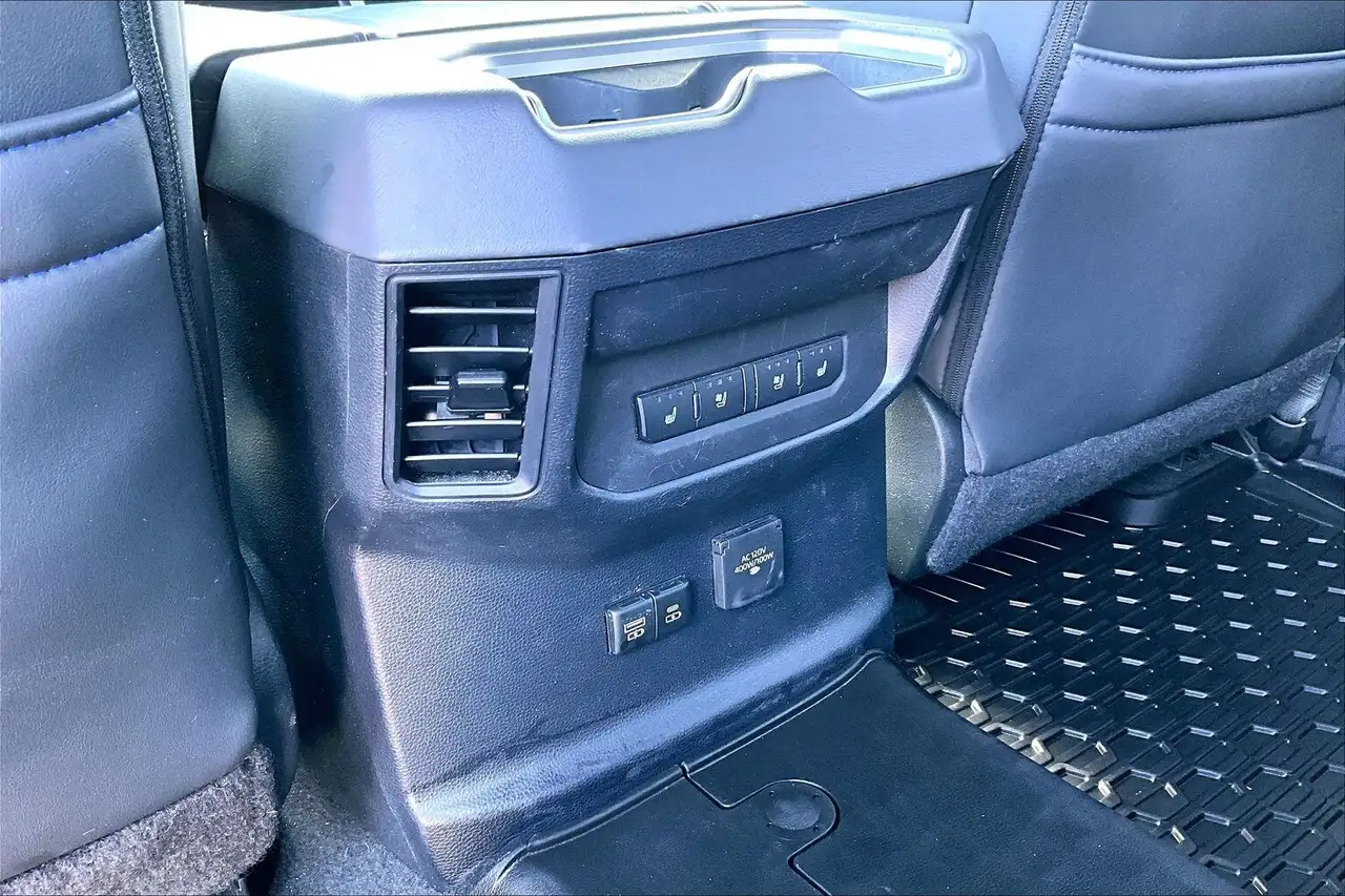 Toyota Tundra снимка Toyota Tundra