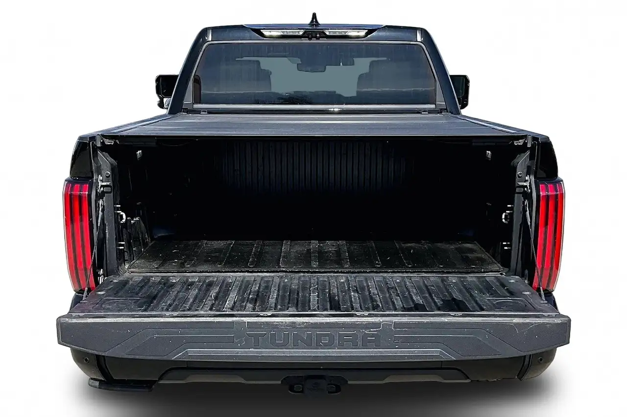 Toyota Tundra снимка Toyota Tundra