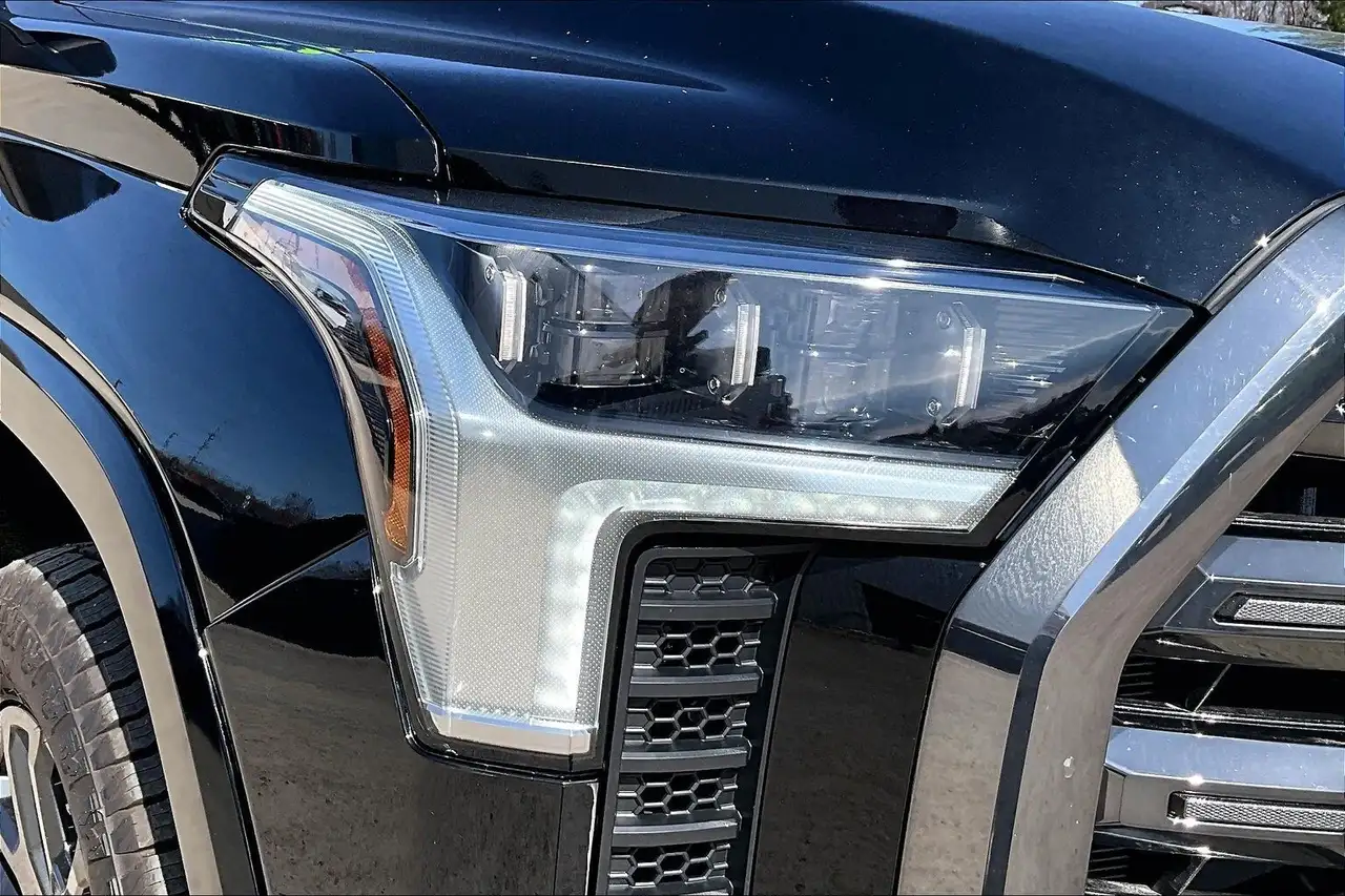 Toyota Tundra снимка Toyota Tundra