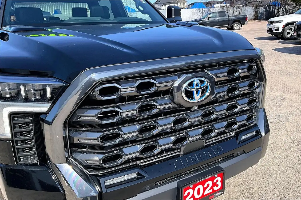 Toyota Tundra снимка Toyota Tundra