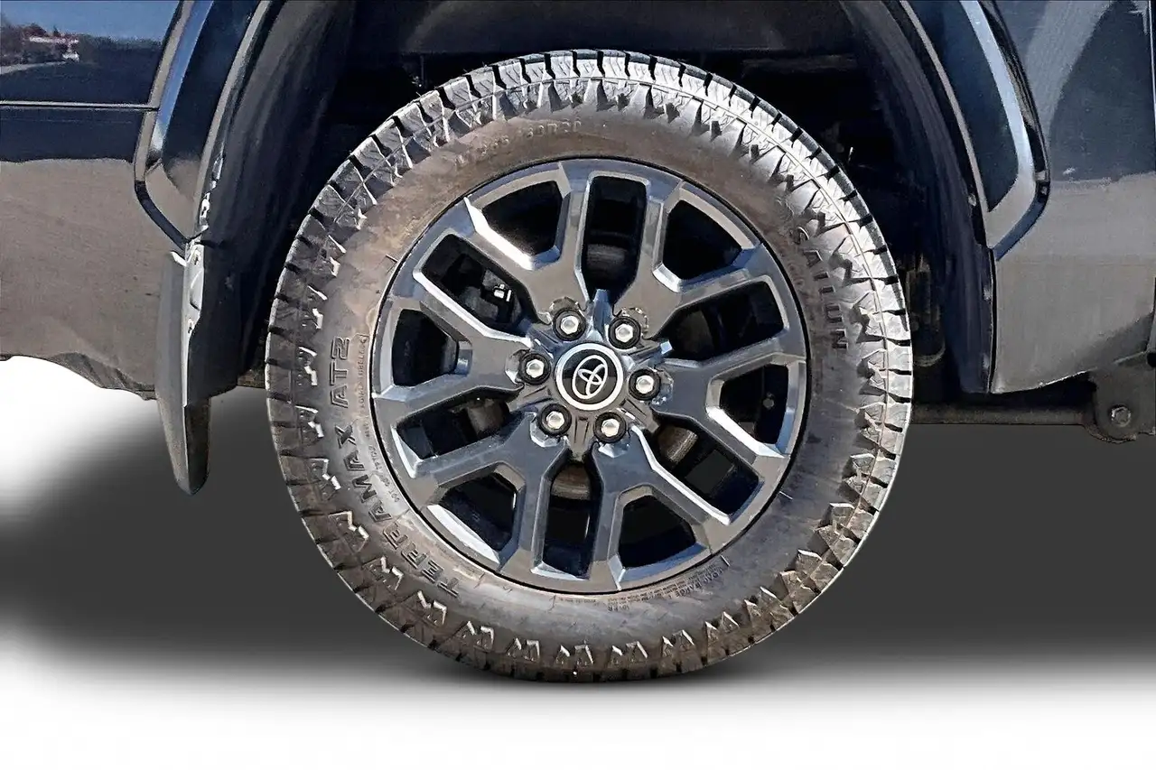 Toyota Tundra снимка Toyota Tundra