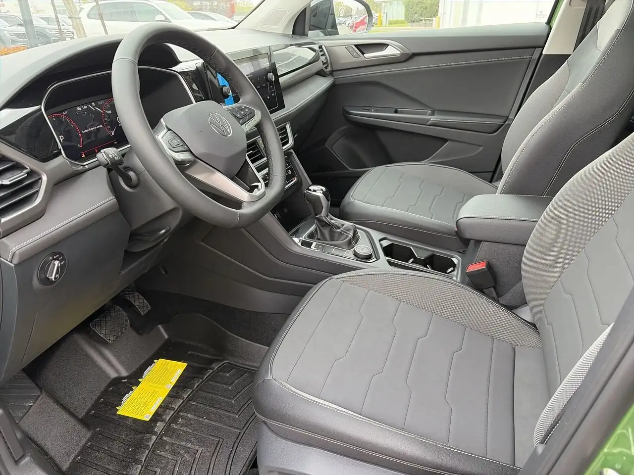 Volkswagen Taos снимка Volkswagen Taos
