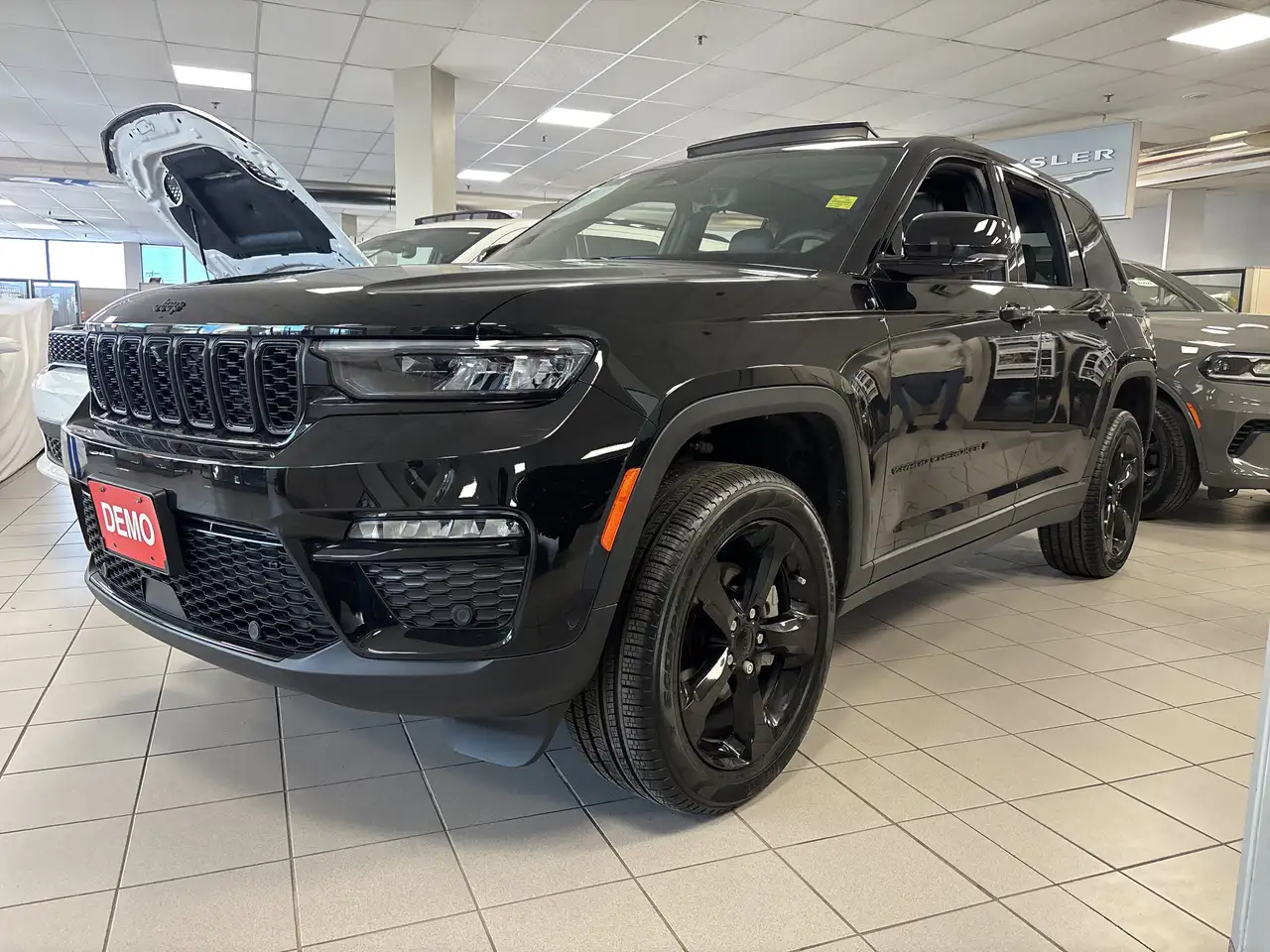 Jeep Grand Cherokee снимка Jeep Grand Cherokee