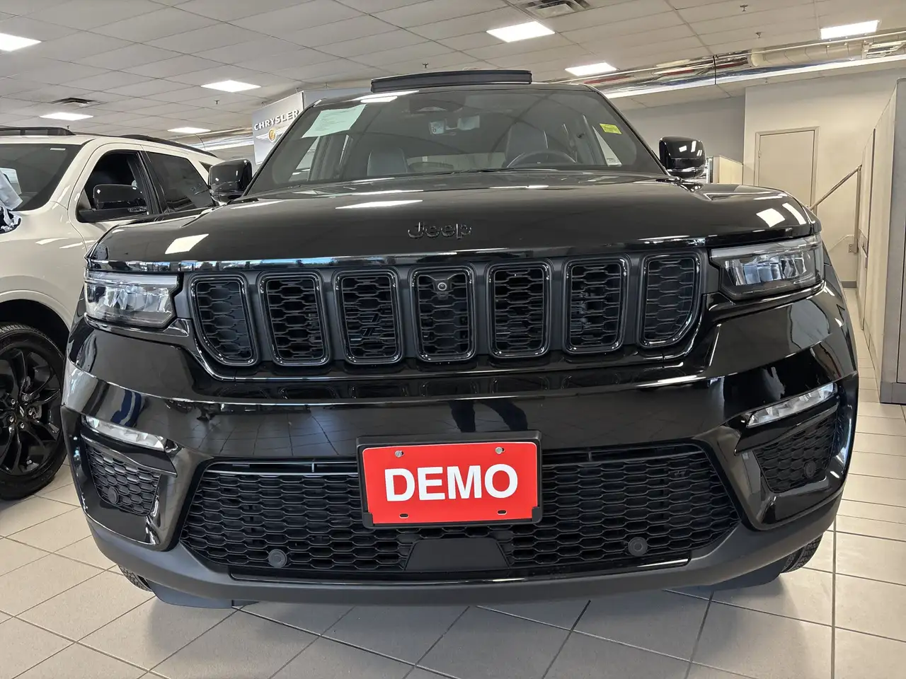Jeep Grand Cherokee снимка Jeep Grand Cherokee
