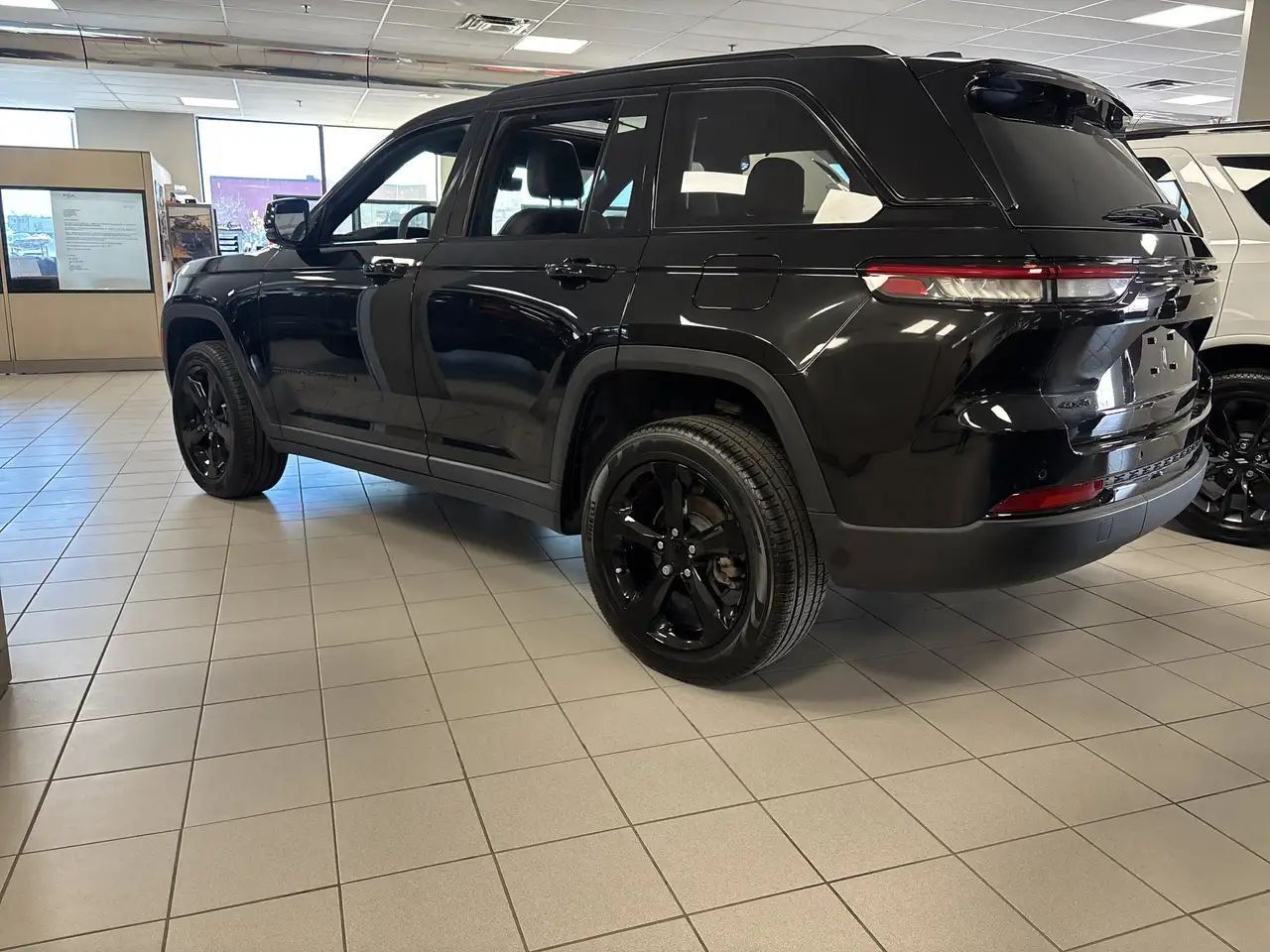 Jeep Grand Cherokee снимка Jeep Grand Cherokee