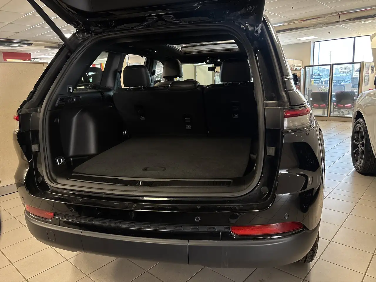 Jeep Grand Cherokee снимка Jeep Grand Cherokee