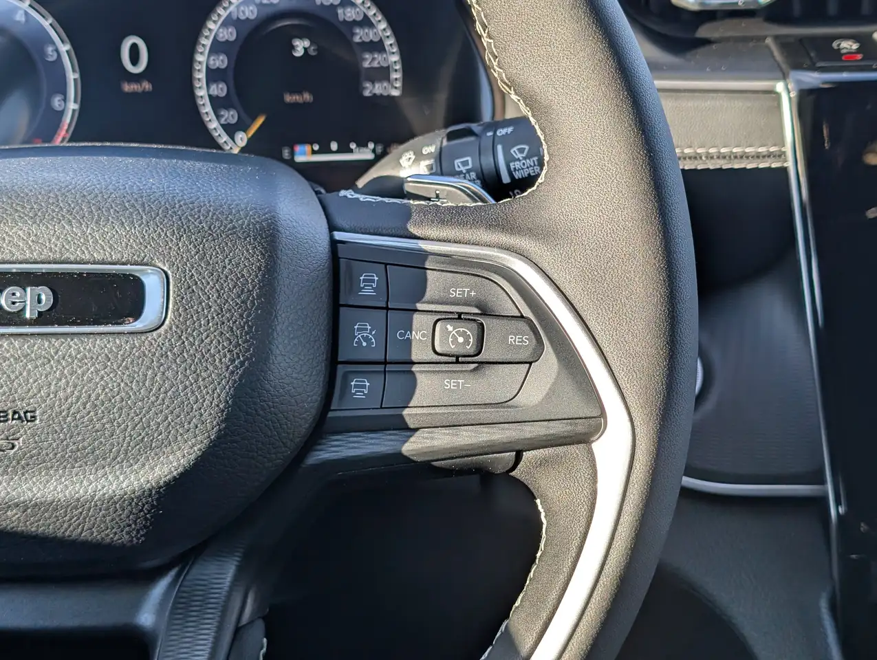 Jeep Grand Cherokee photo Jeep Grand Cherokee