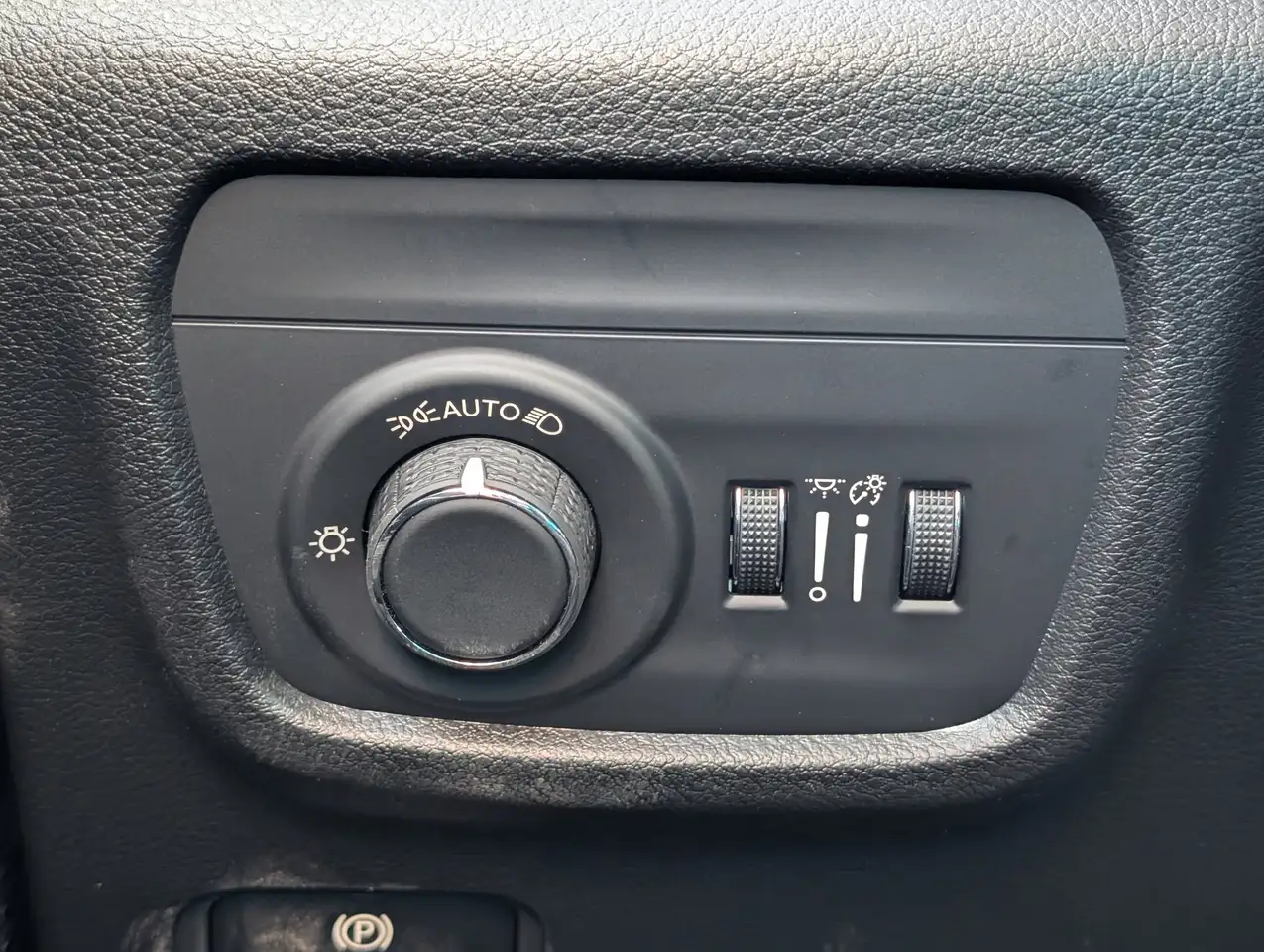 Jeep Grand Cherokee photo Jeep Grand Cherokee