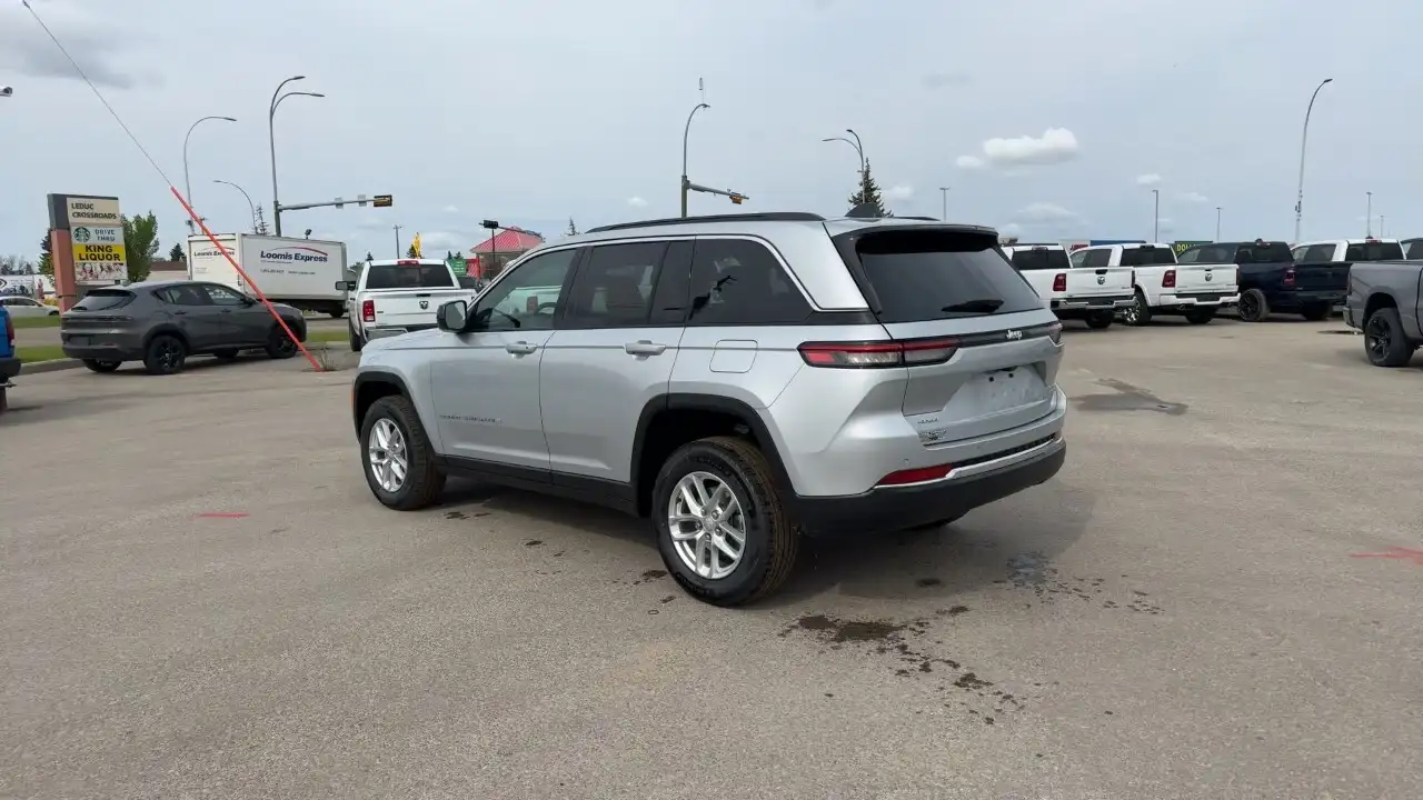 Jeep Grand Cherokee photo Jeep Grand Cherokee