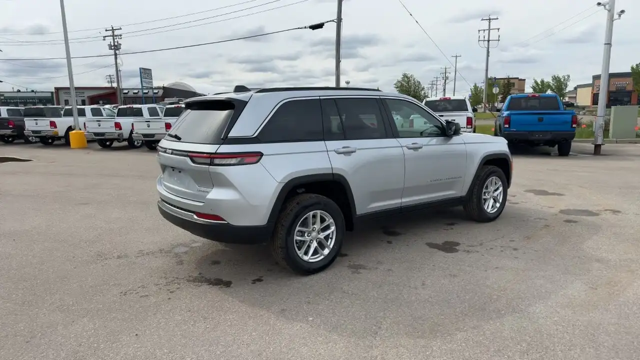 Jeep Grand Cherokee photo Jeep Grand Cherokee