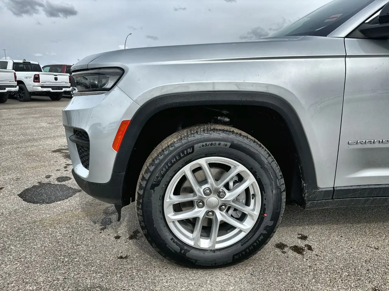 Jeep Grand Cherokee photo Jeep Grand Cherokee