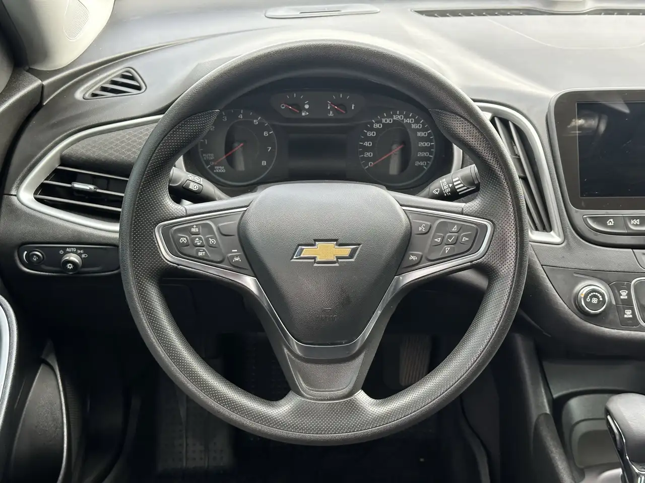 Chevrolet Malibu снимка Chevrolet Malibu