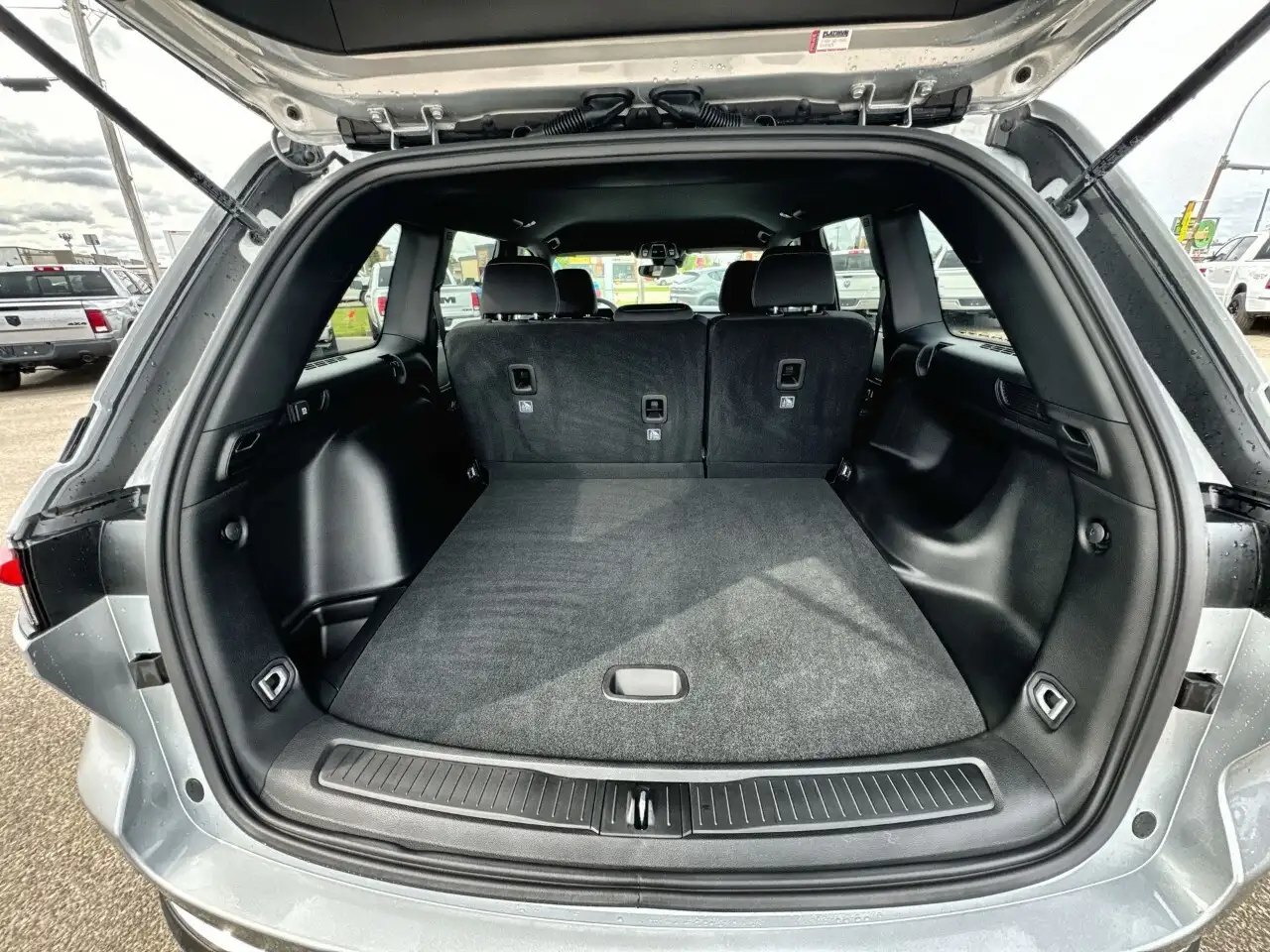 Jeep Grand Cherokee photo Jeep Grand Cherokee