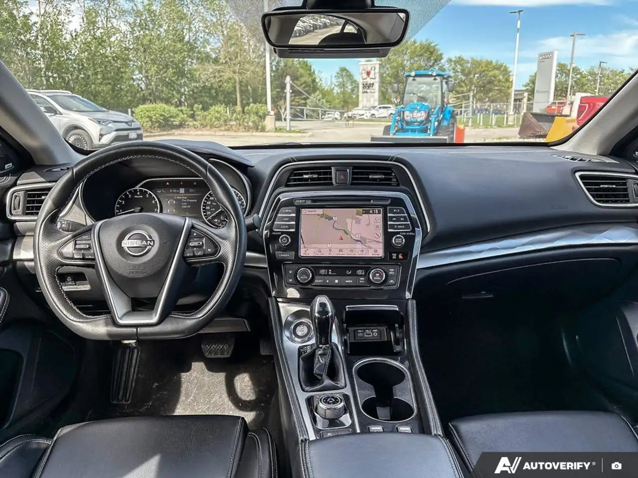 Nissan Maxima снимка Nissan Maxima