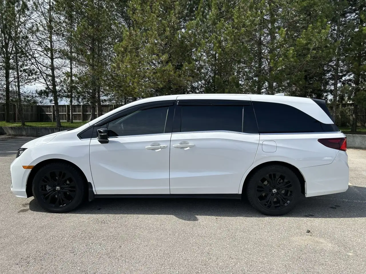 Honda Odyssey снимка Honda Odyssey