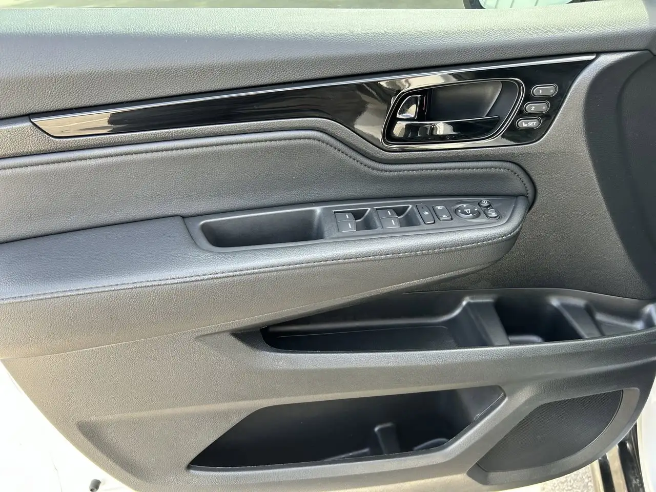 Honda Odyssey снимка Honda Odyssey