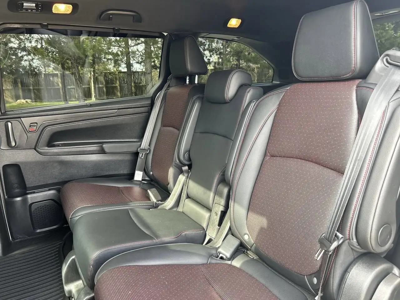 Honda Odyssey снимка Honda Odyssey