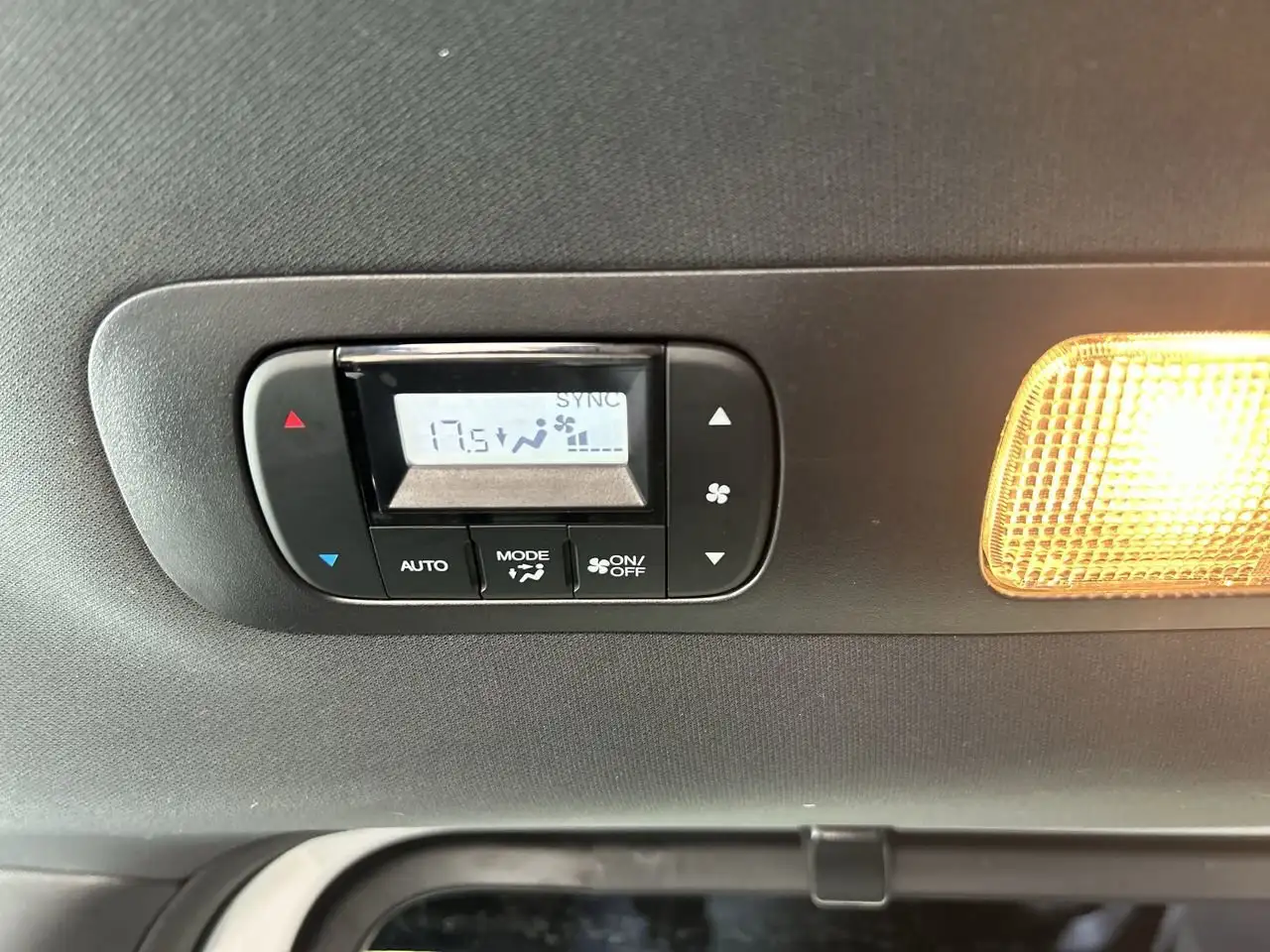 Honda Odyssey снимка Honda Odyssey