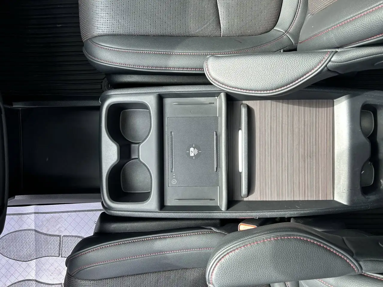 Honda Odyssey снимка Honda Odyssey