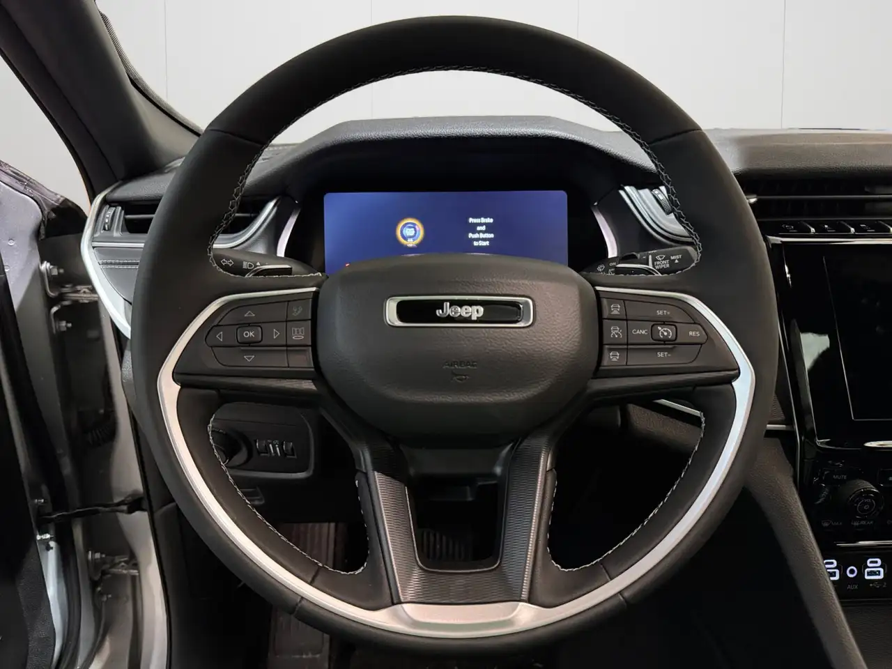 Jeep Grand Cherokee снимка Jeep Grand Cherokee