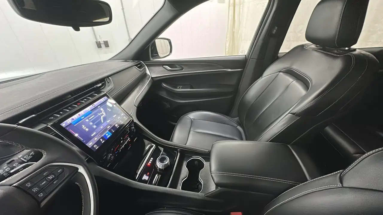 Jeep Grand Cherokee снимка Jeep Grand Cherokee