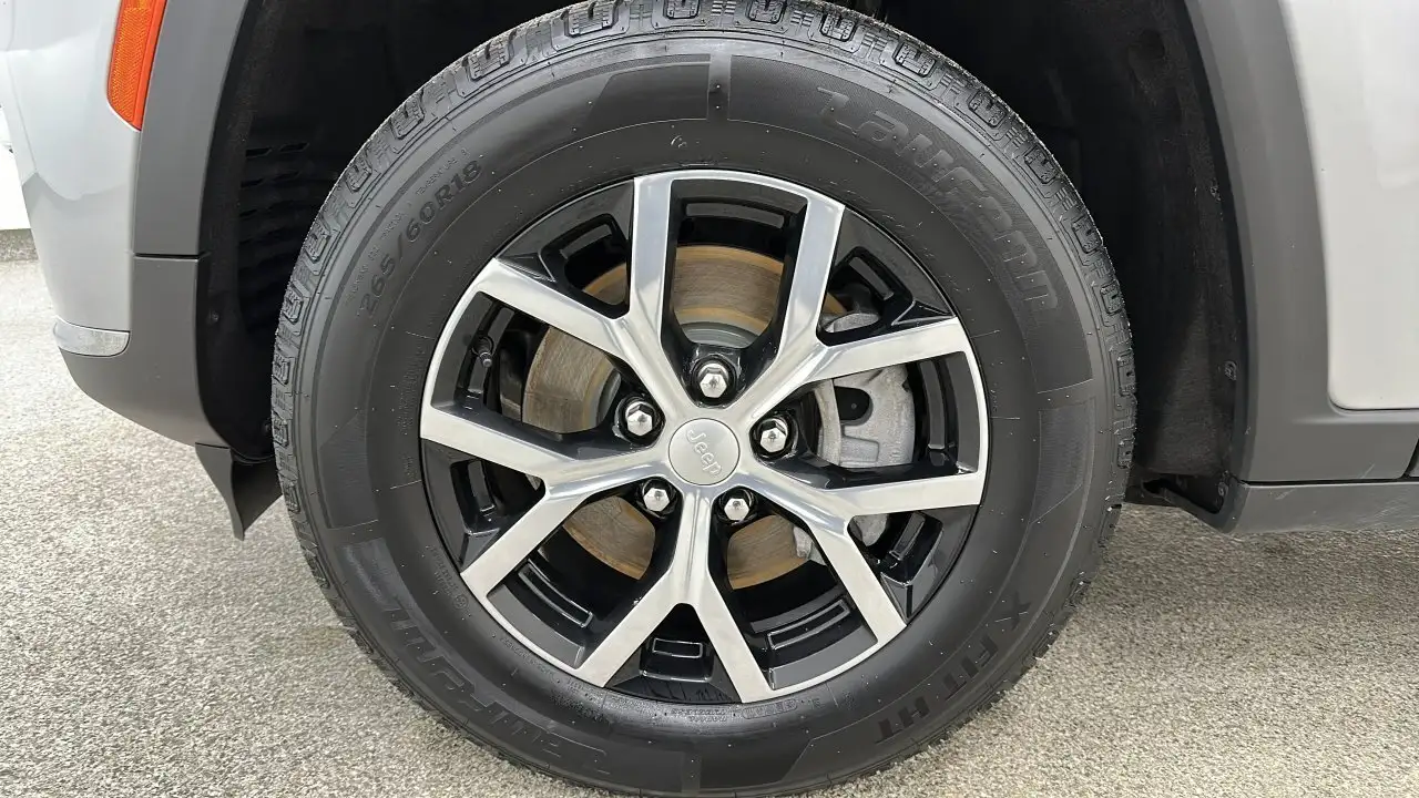 Jeep Grand Cherokee снимка Jeep Grand Cherokee