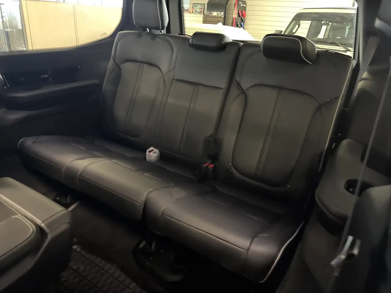 Jeep Grand Wagoneer fotografie Jeep Grand Wagoneer