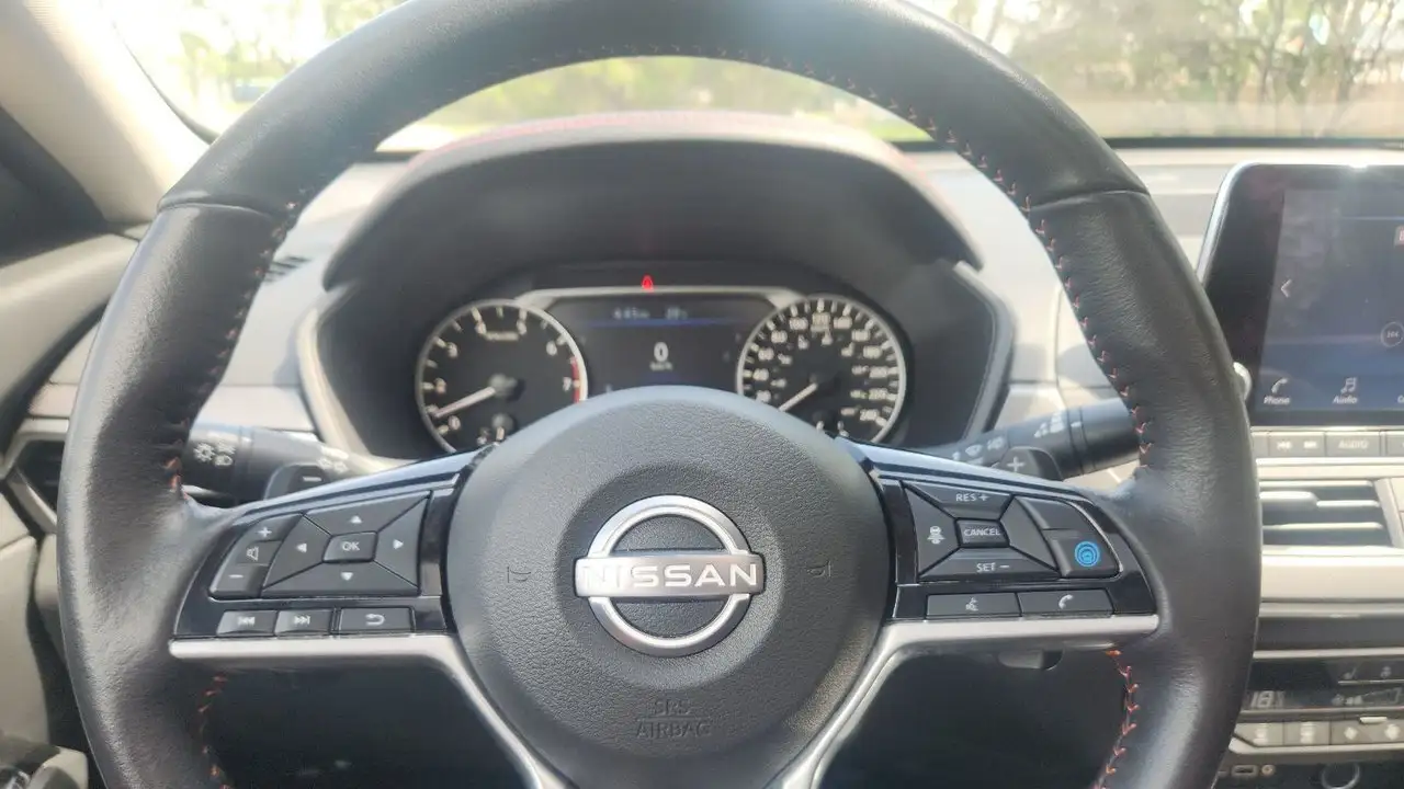 Nissan Altima photo Nissan Altima